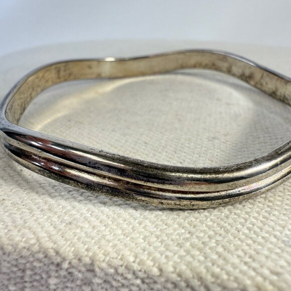 Vintage Monet Wavy Bangle Bracelet Silver-Tone Classic - Picture 4 of 7